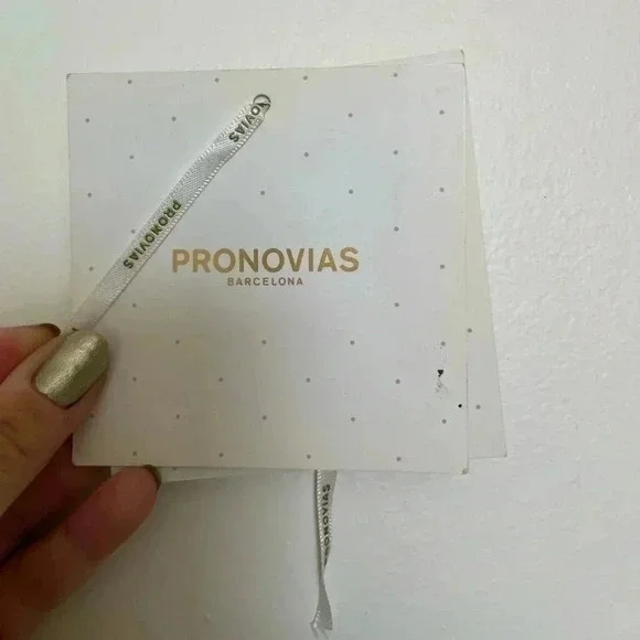 Pronovias Privèe “Ileana” wedding gown 💍 size 14 US